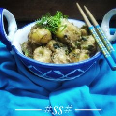 A picture of Achari Aloo (Baby Potato).