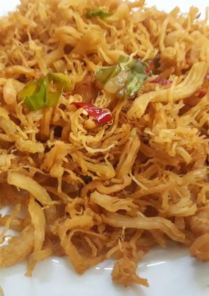 Hình của món Khô gà xé sợi.