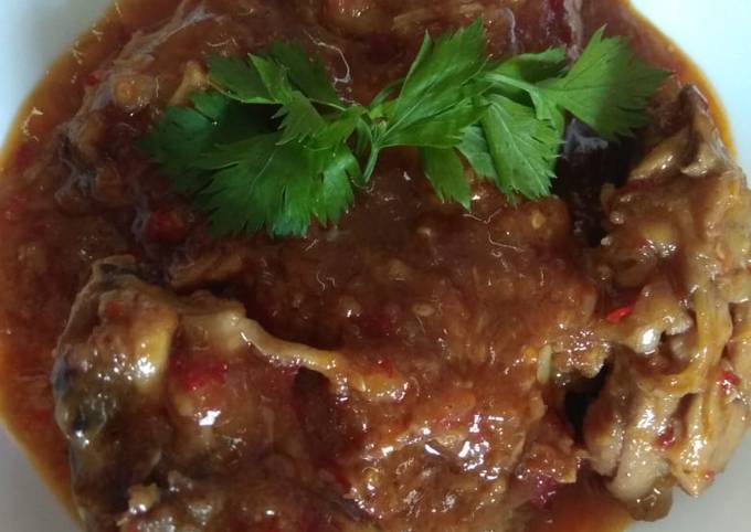 Resep Ayam Bumbu Rujak Jawa Timuran oleh Mommy Neeta - Cookpad