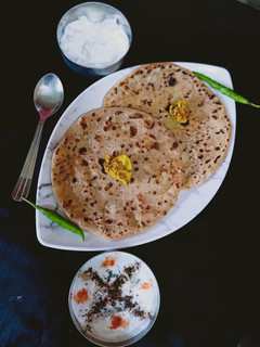 आलू का पराठा (Aloo Ka Paratha recipe in Hindi) रेसिपी मुख्य फोटो