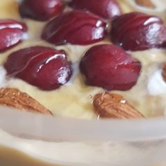 Vegan cherry bakewell overnight oats A picture of Vegan cherry bakewell overnight oats.