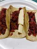 Tacos light de flor de jamaica con queso