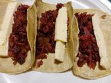 Tacos light de flor de jamaica con queso