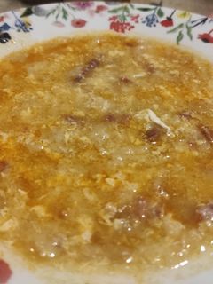 Una foto de Sopa de ajo o castellana