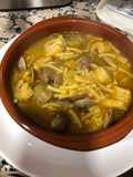Fideos con pescado y almejas