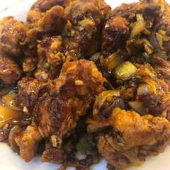 A picture of Ayam crispy goreng mentega.