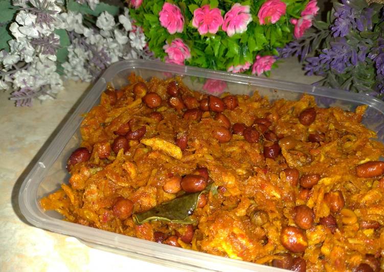 Langkah Mudah untuk Menyiapkan Kering kentang campur tempe &amp; kacang yang Lezat