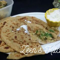 A picture of 4 in 1 Parathas.