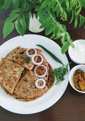 A picture of Pav bhaji paratha.