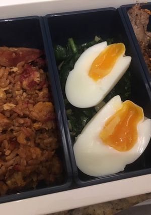 A picture of Balanced diet lunch box 🍂.