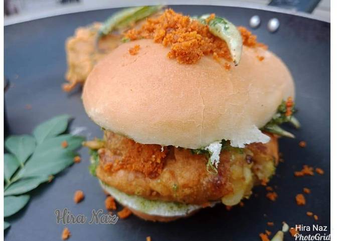 Vada Pav /Aloo Chop Burger Recipe