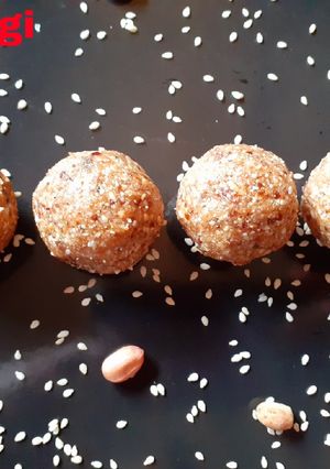 A picture of Sesame Peanuts Ladoos (Sugarfree).