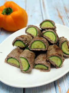 椒鹽櫛瓜牛肉捲 的食譜成品照片