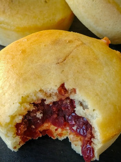 A picture of Red Bean Wheel Pie (Imagawayaki).