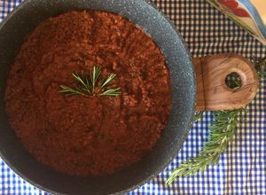 Foto di Sugo di carne grigliata fatto con gli avanzi del barbecue, ricetta del riciclo 🌷