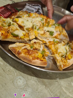 डबल चीज़ पिज़्ज़ा (Double cheese pizza recipe in hindi) रेसिपी मुख्य फोटो