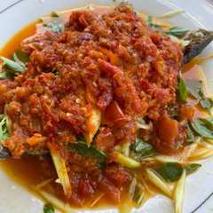 รูปของ Ikan layang sambel mangga kemangi