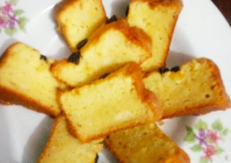 Bolu tape putih telur