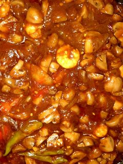 চিলি প্রন মাশরুম (chilli prawn mushroom recipe in Bengali) রেসিপির প্রধান ছবি