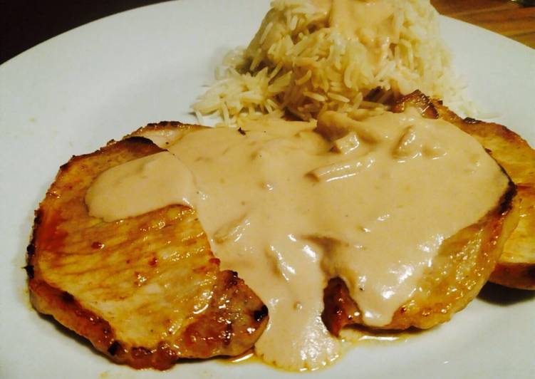 Solomillo con salsa de Oporto y champiñones