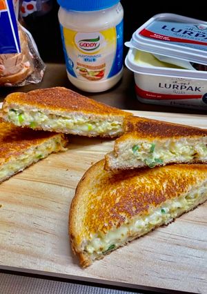 A picture of Scrambled Egg & Cheese Sandwich.