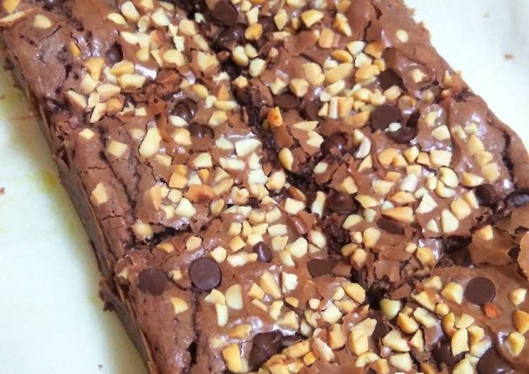 Bagaimana Menyiapkan Brownies shiny crust (oven tangkring) Anti Gagal