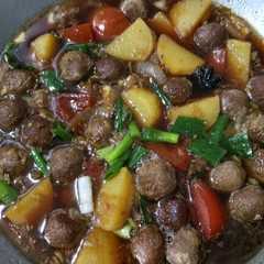 Semur bola2 daging রেসিপির প্রধান ছবি