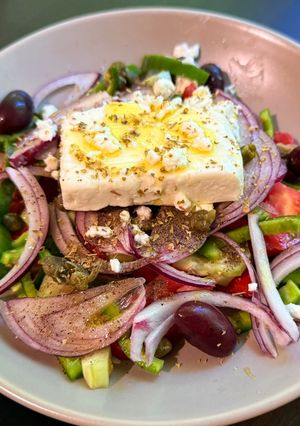 A picture of Greek Salad | Χωριάτικη σαλάτα (Vegetarian).