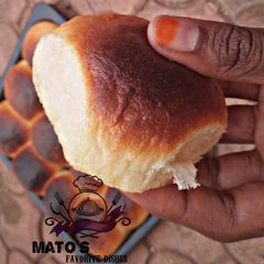 A picture of Dinner rolls.
