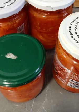 Una foto de Conserva de tomates enteros y crudos