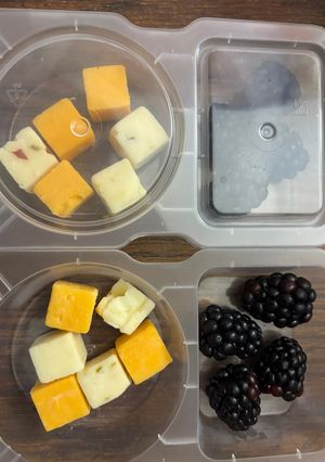 A picture of Blackberries & cheese snack packs.