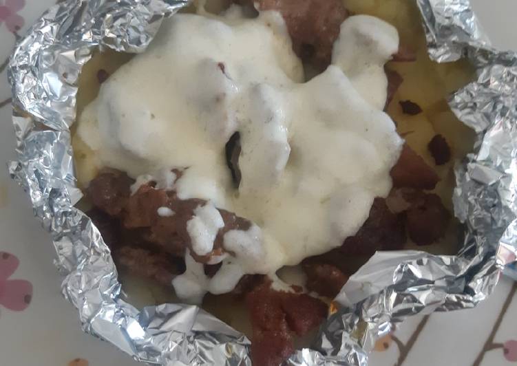 Papas rellenas de chorizo y asada