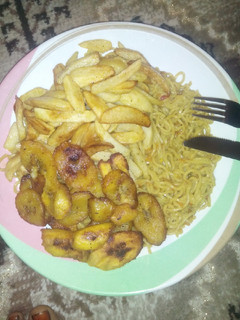 A picture of Chips,plantain and Indomie(Breakfast idea).