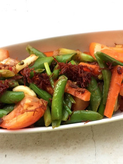 A picture of Sugar Snap Pea And Carrot With Broccoli.