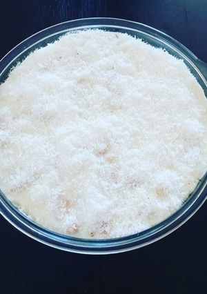 Foto de Torta de bolacha com creme belga e coco ralado
