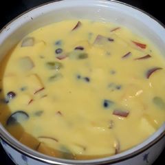A picture of Fruit Custard.