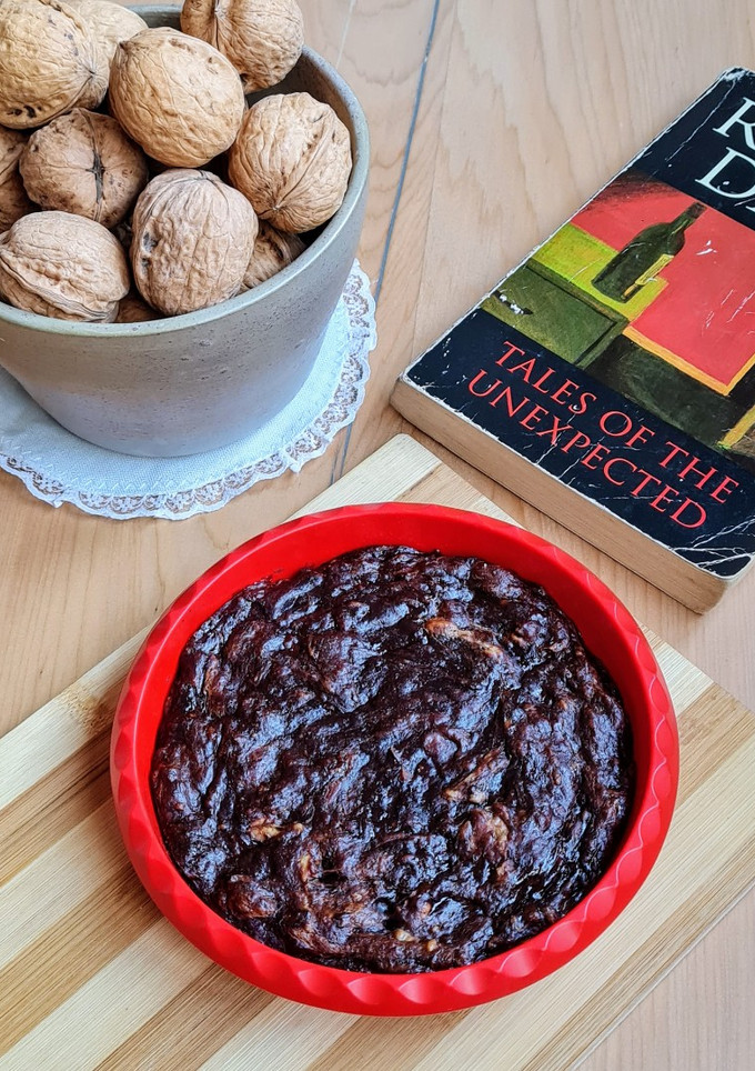 Una foto de Brownie sin azúcar agregado ni edulcorante ni lácteos ni harina. Brownie saludable, rápido y fácil