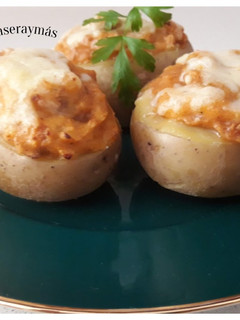 Una foto de Patatas rellenas -al horno-