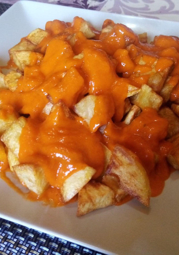 Una foto de Patatas bravas en 25 minutos