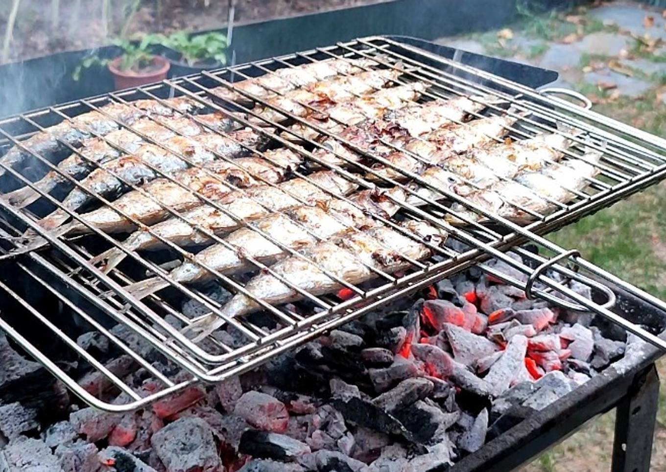 Sardinas a la brasa con patatas