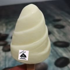 A picture of Custard popsicles.
