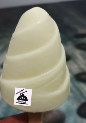 A picture of Custard popsicles.