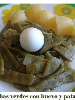 Una foto de Judías verdes con patata y huevo