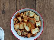 Gambar crouton roti tawar