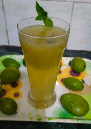 आम का पन्ना(aam ka panna recipe in hindi) रेसिपी मुख्य फोटो
