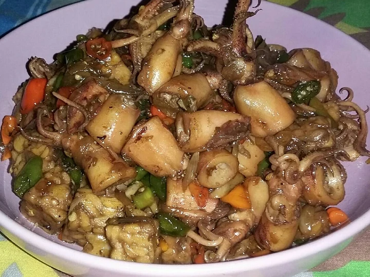 Cara Sederhana Menyiapkan Resep  Tumis cumi asin&amp;amp;tempe kecap pedas yang Enak, Lezat