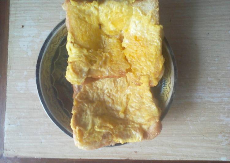 Egg sandwiched milk bread