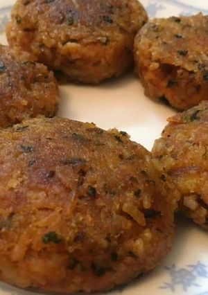 A picture of Leftover rice tikki.