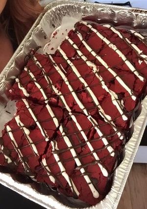 A picture of Red Velvet Brownies.