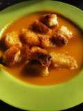 Sopa de cebolla y verduras con croutons